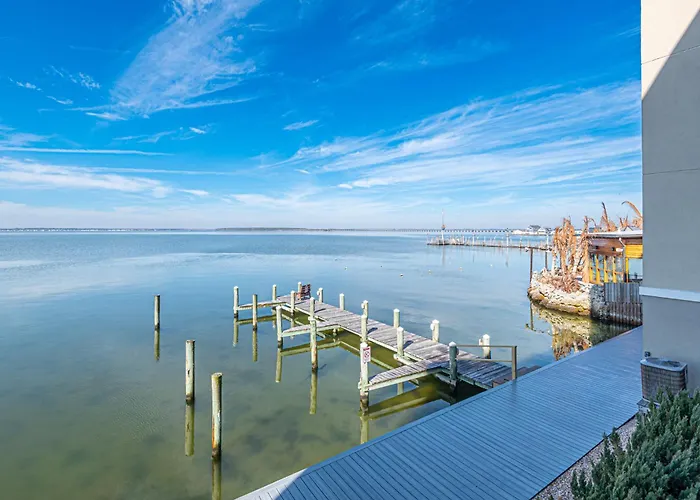 Ocean Bayfront Balcony, Stunning Views, Perfect For Relaxation Holiday home *