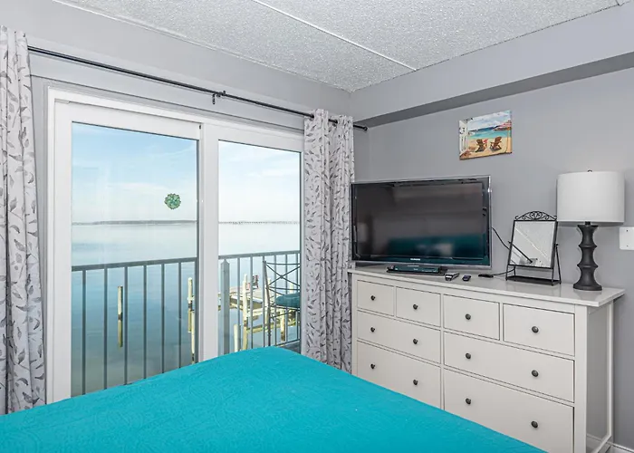 Ocean Bayfront Balcony, Stunning Views, Perfect For Relaxation Holiday home